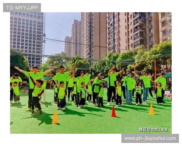 亲子足球互动教学方案探索亲子合作与运动技能提升的有效方式 亲子足球互动教学方案探索亲子合作与运动技能提升的有效方式